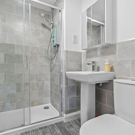 Holiday home Luxury 5bdr Townhouse Sleeps 11 Bham Cc Parking Birmingham