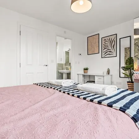 Holiday home Luxury 5bdr Townhouse Sleeps 11 Bham Cc Parking