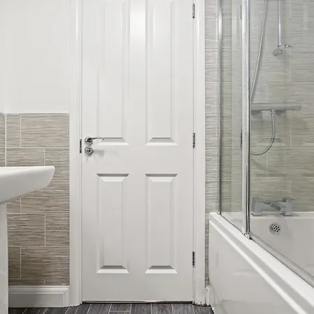 Luxury 5bdr Townhouse Sleeps 11 Bham Cc Parking *