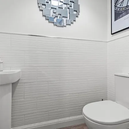 Luxury 5bdr Townhouse Sleeps 11 Bham Cc Parking * Birmingham
