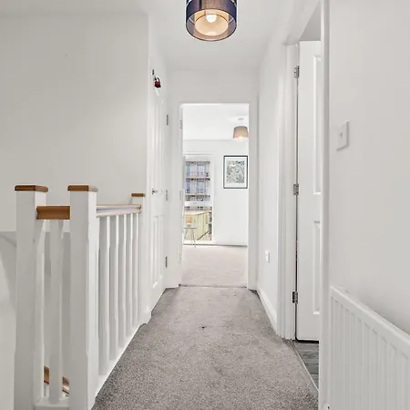 Holiday home Luxury 5bdr Townhouse Sleeps 11 Bham Cc Parking