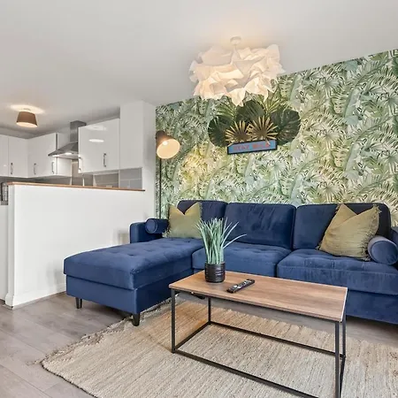 Luxury 5bdr Townhouse Sleeps 11 Bham Cc Parking Holiday home *