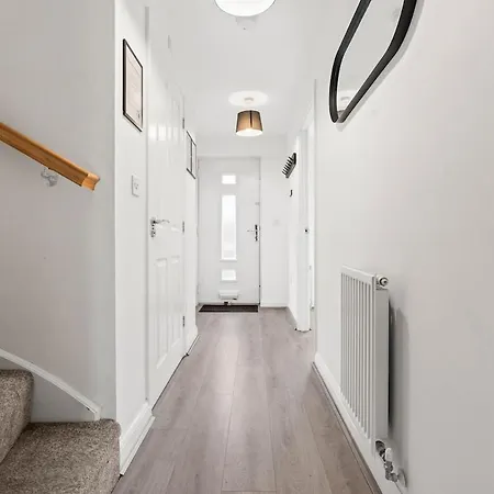 Luxury 5bdr Townhouse Sleeps 11 Bham Cc Parking Birmingham