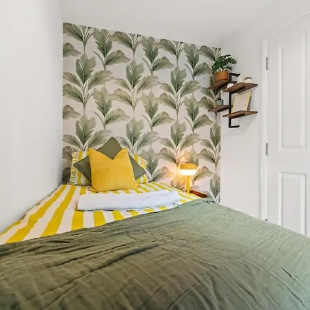 Holiday home Luxury 5bdr Townhouse Sleeps 11 Bham Cc Parking Birmingham
