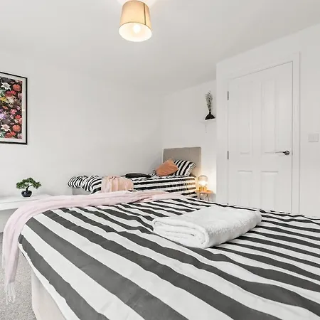 Luxury 5bdr Townhouse Sleeps 11 Bham Cc Parking Holiday home *
